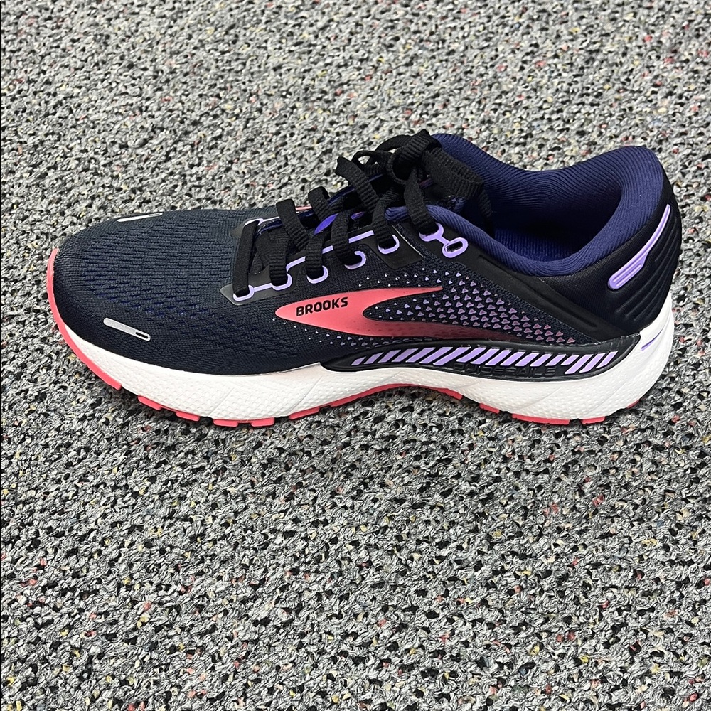 Brooks Women's Black and Pink Athletic Shoes - Picture 2 of 2